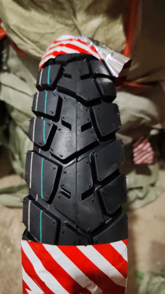 LLANTA 90/90X17-P202/YUANXING SEMI/RADIAL
